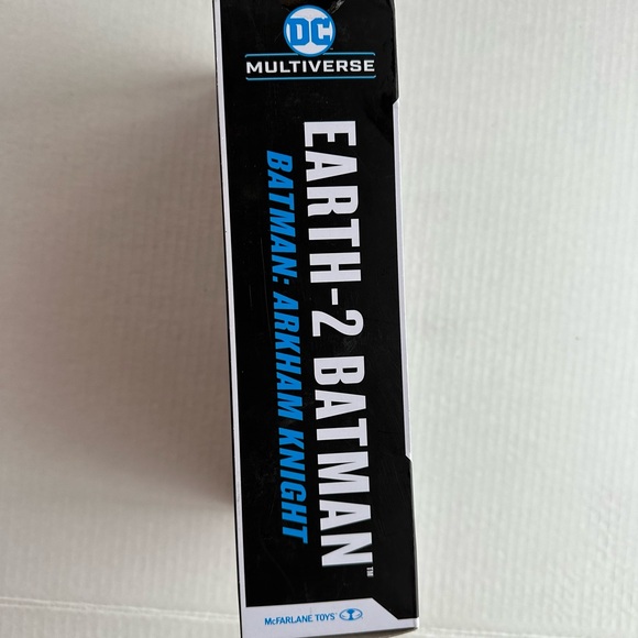 McFarlane Toys - DC Multiverse-Earth-2 Batman - Picture 7 of 8
